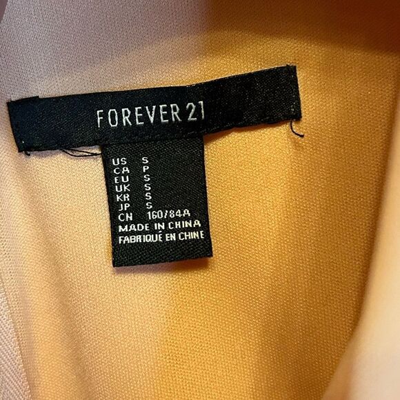 5 for $25🔥Forever 21 Dressy Pink Shorts Romper Juniors Small - Picture 4 of 7